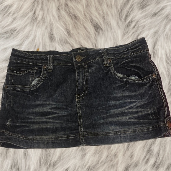 Jean Mini Skirt​ - Picture 2 of 5